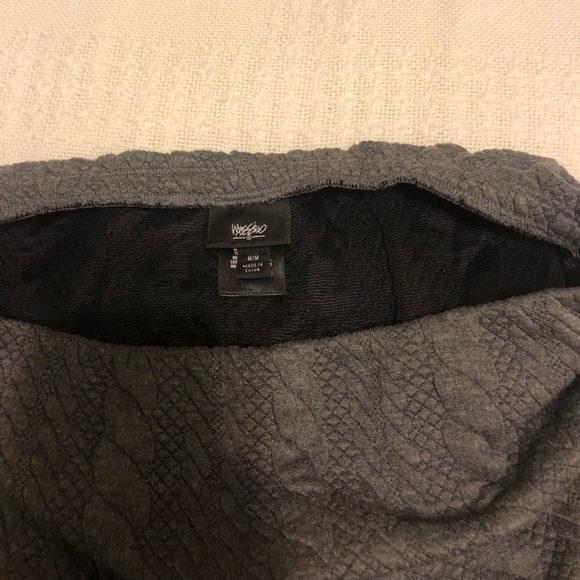 Beautiful stretchy skirt! - Picture 9 of 10